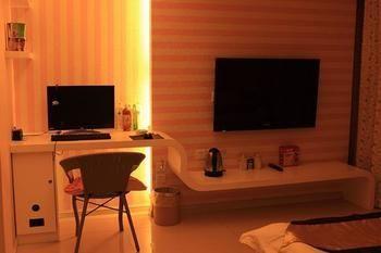 Lucky 5 Million Express Hotel Yuxi 昆明 エクステリア 写真